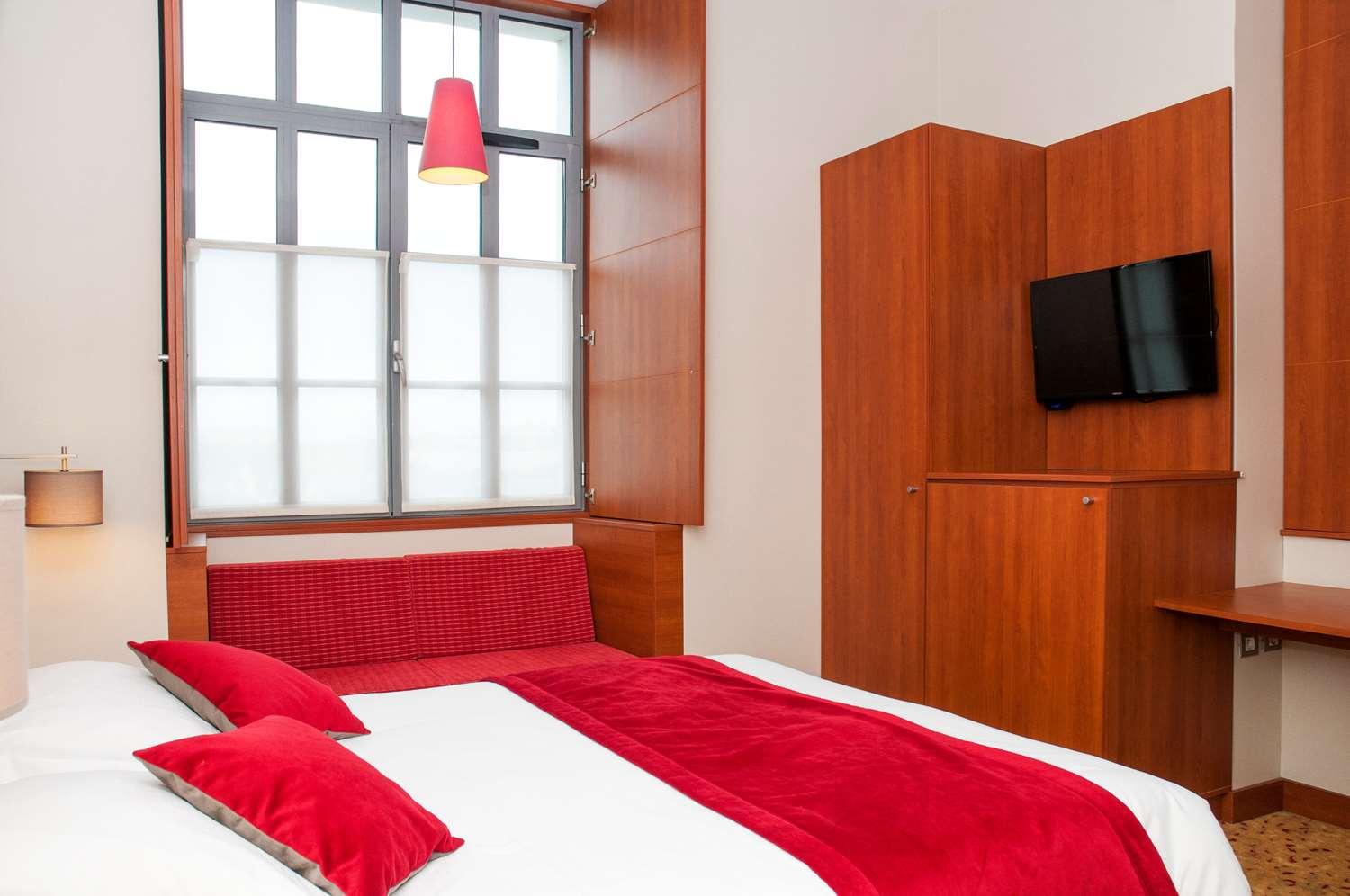 Best Western Plus Hotel Colbert Châteauroux Exteriör bild