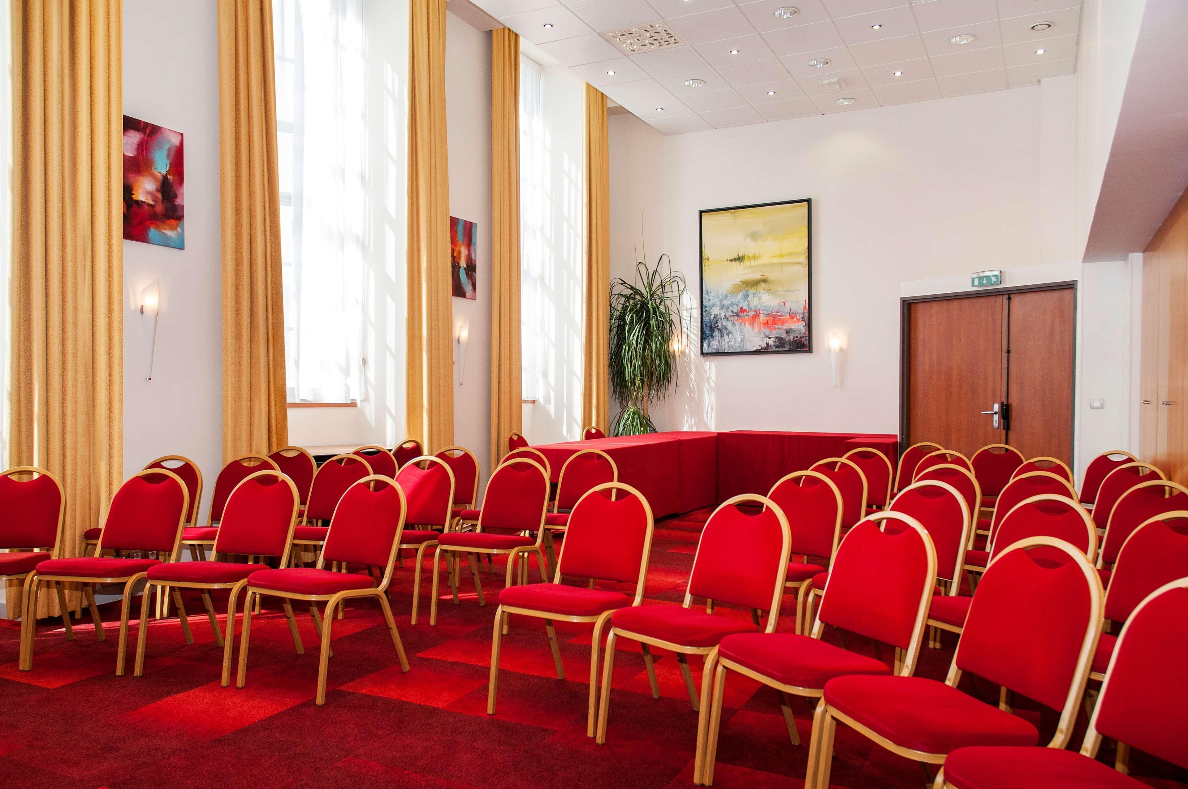Best Western Plus Hotel Colbert Châteauroux Exteriör bild