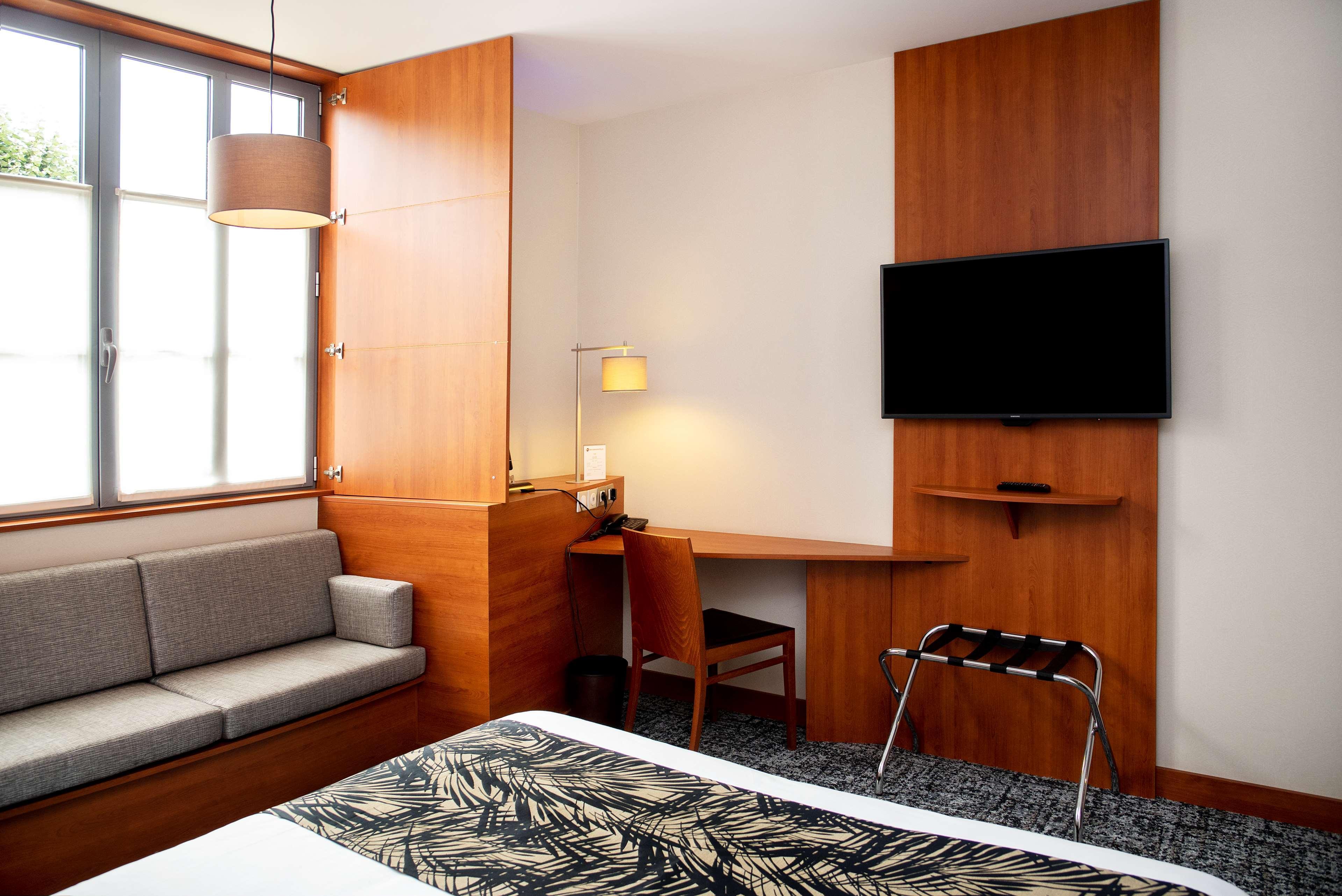 Best Western Plus Hotel Colbert Châteauroux Exteriör bild