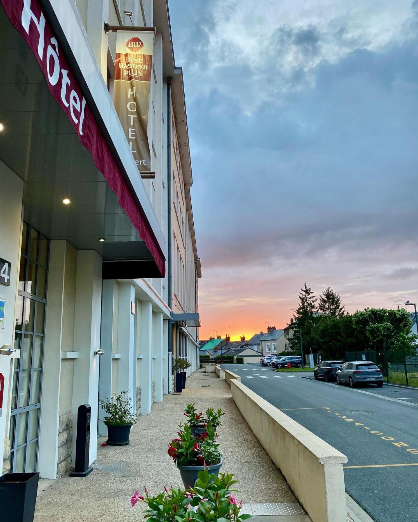 Best Western Plus Hotel Colbert Châteauroux Exteriör bild