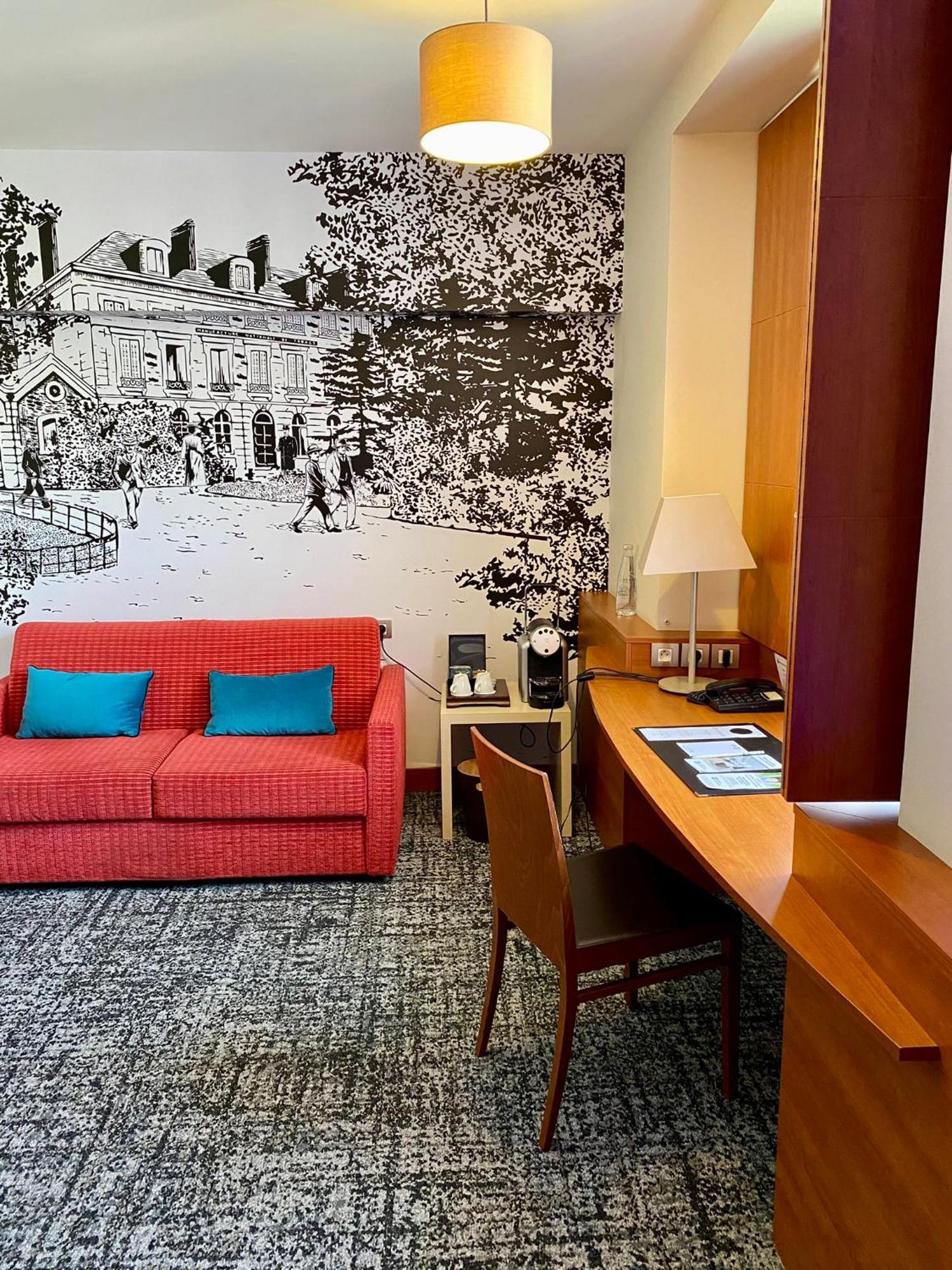 Best Western Plus Hotel Colbert Châteauroux Exteriör bild