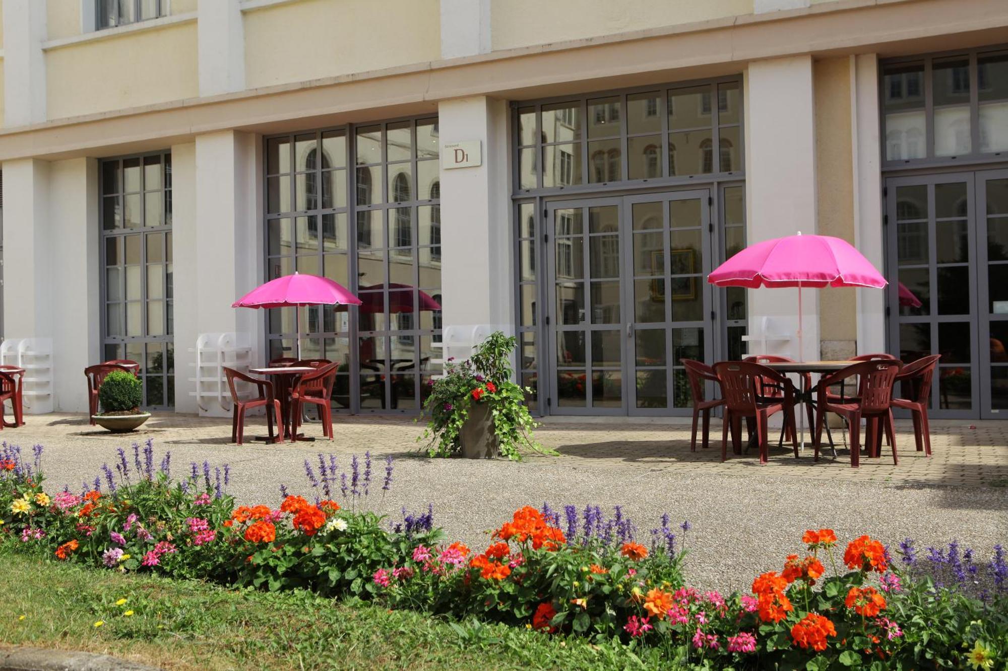 Best Western Plus Hotel Colbert Châteauroux Exteriör bild
