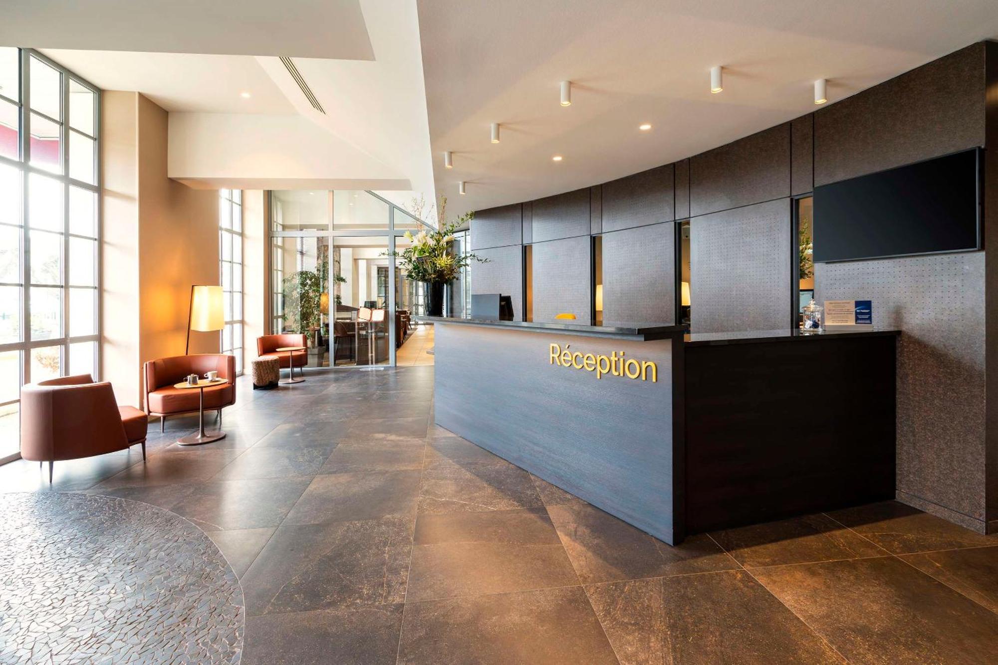 Best Western Plus Hotel Colbert Châteauroux Exteriör bild
